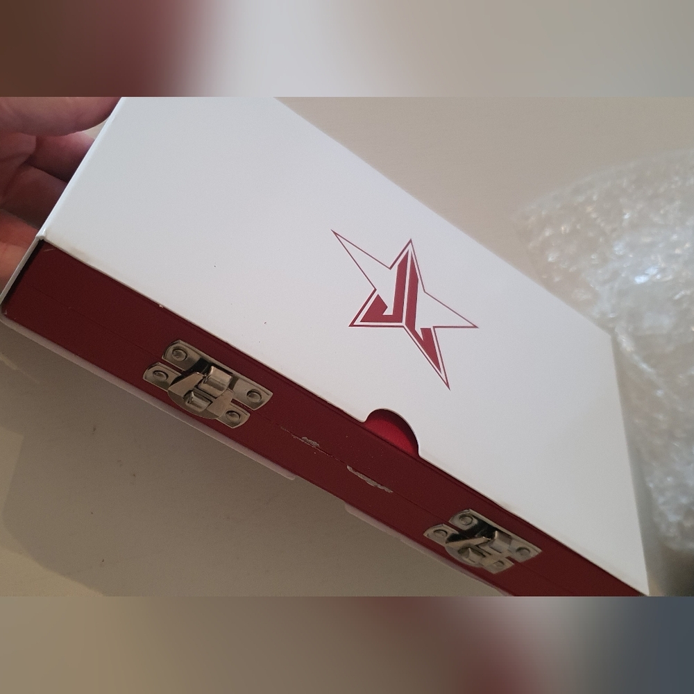 NEW Jeffree Star Blood Sugar Eyeshadow Pallete - Picture 6 of 6